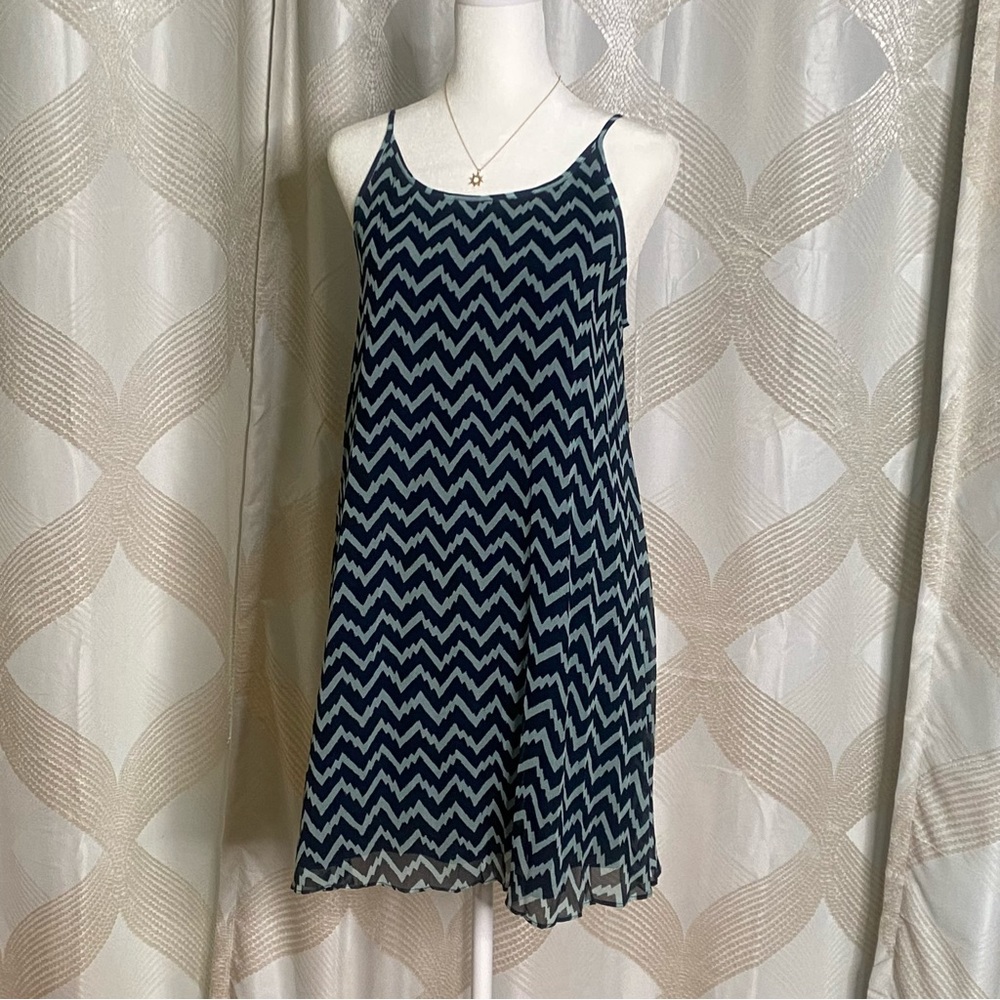 XS BCBGeneration blue chevron dress